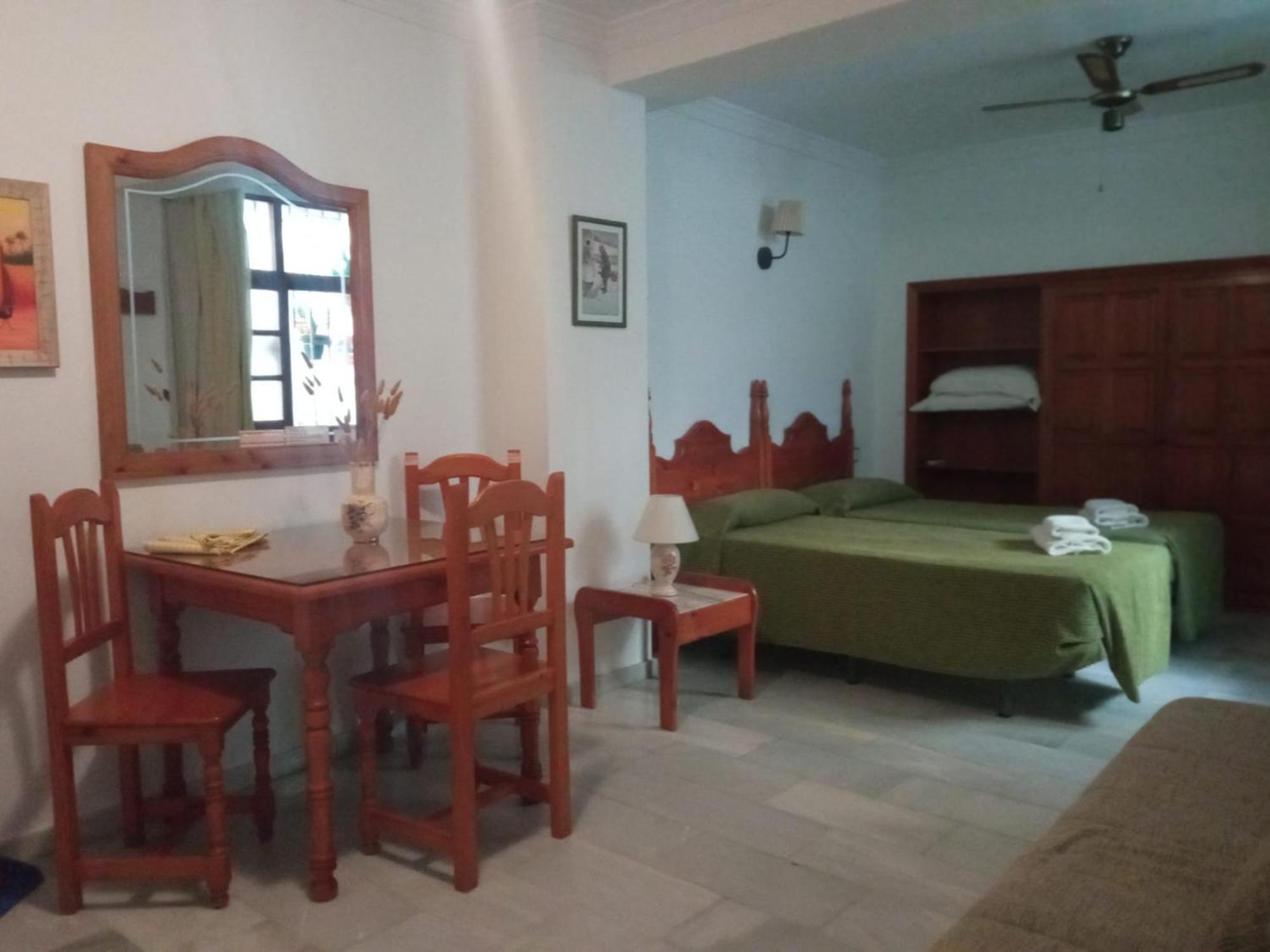Apartamentos Pepe Mesa Нерха Экстерьер фото